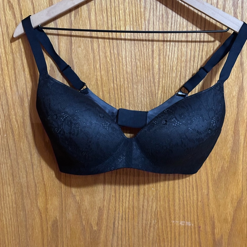 Uniqlo Black Lace Bra NWT 38/40 C D DD‎